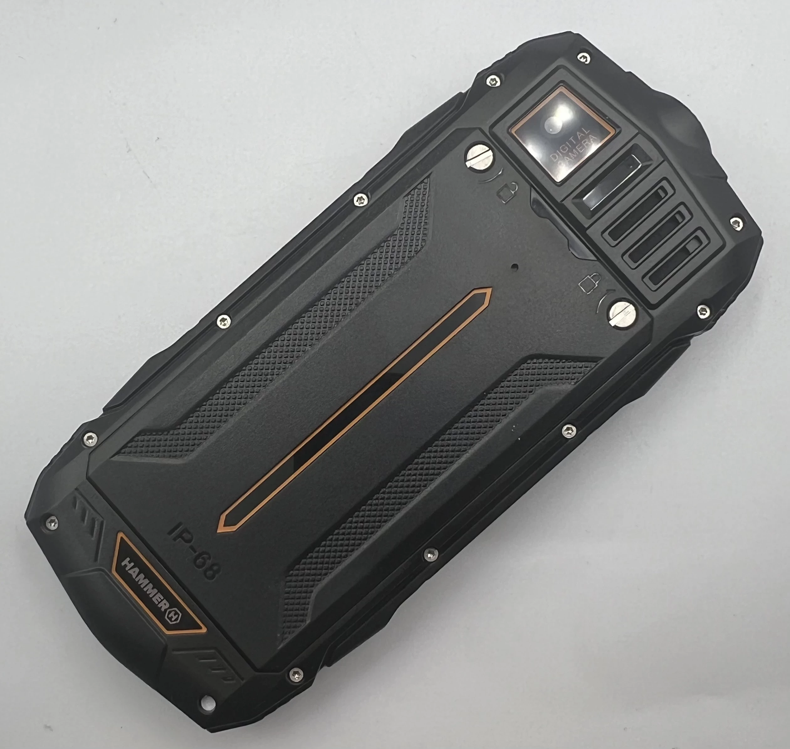 telefon-hammer-cross-przekatna-ekranu-24