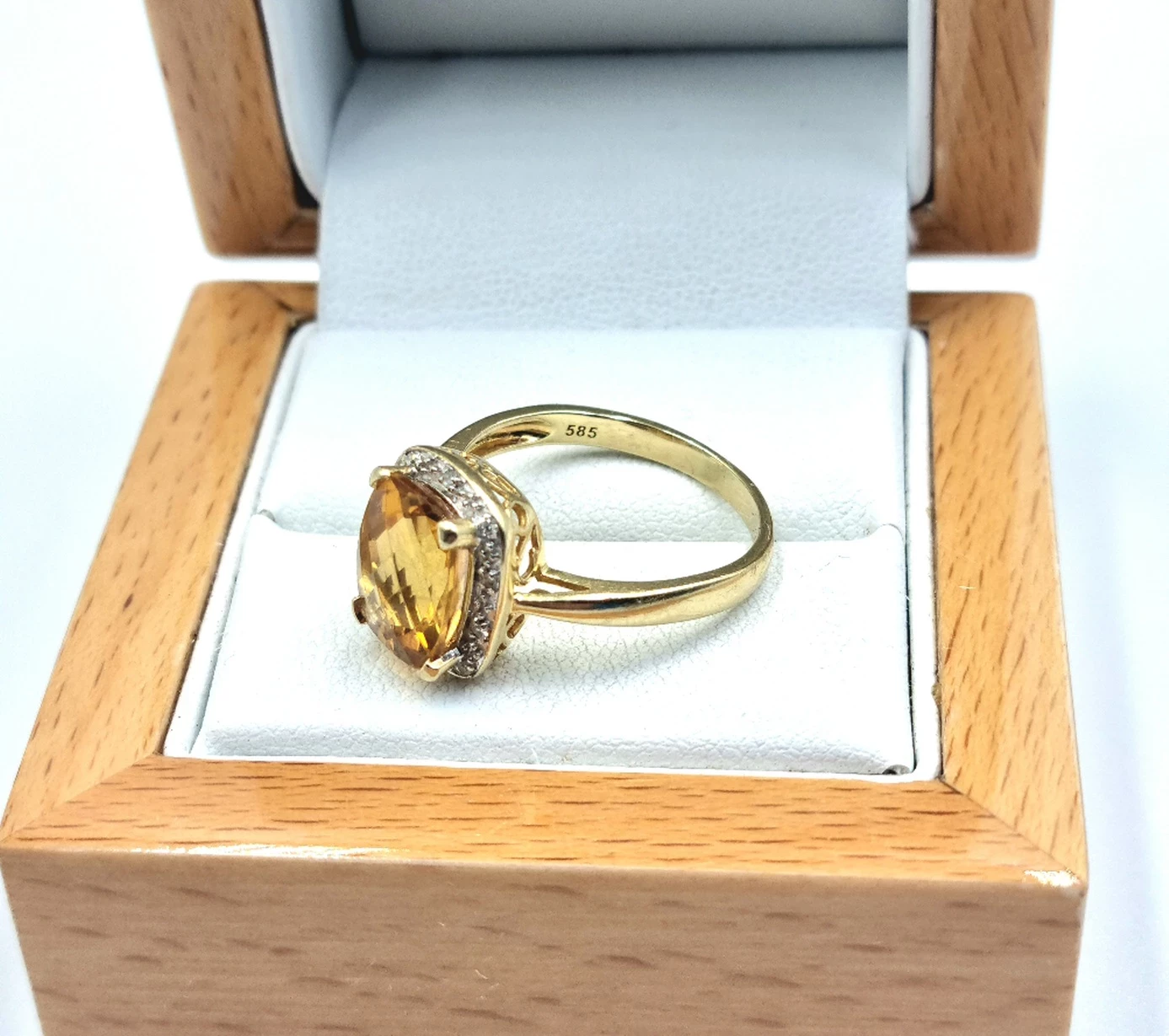 zloty-pierscionek-z-diamentami-i-cytrynem-pr-585-w-378-gr-apartroz-18-stan-uzywany