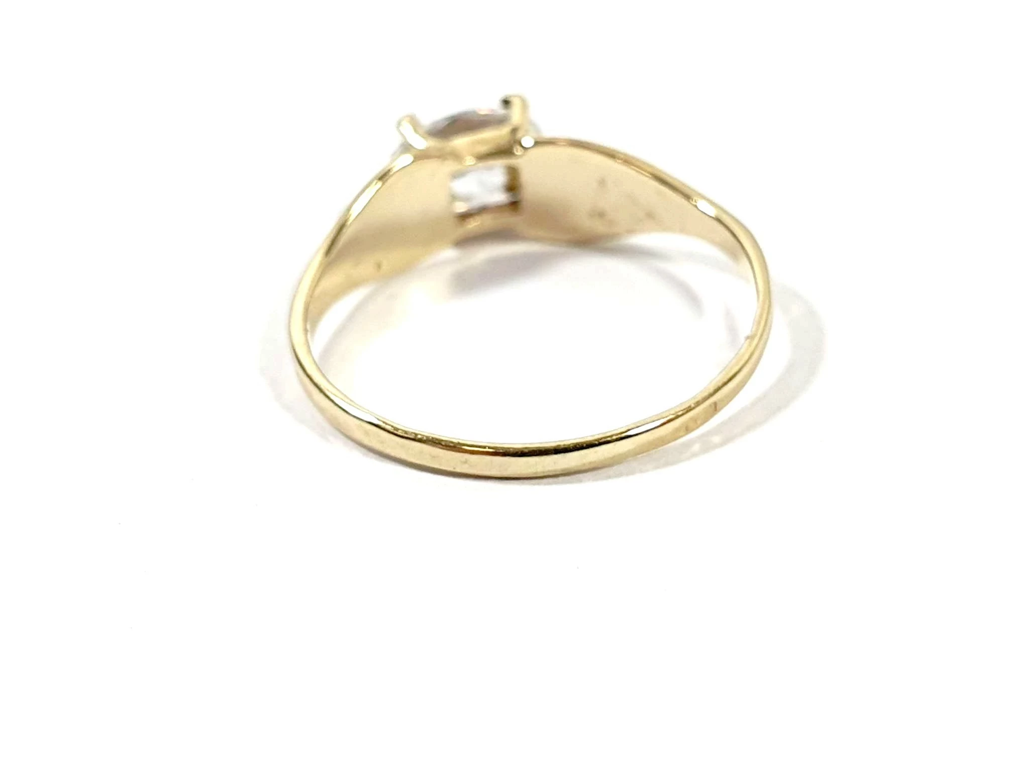 zloty-pierscionek-z-cyrkonia-r13-585-material-zloto