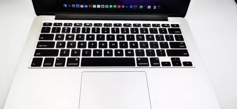 laptop-macbook-pro-13-a1502-i7-16gb-ram-zalogowany-icloudmatryca-uszkodzo-wielkosc-pamieci-ram-8-gb