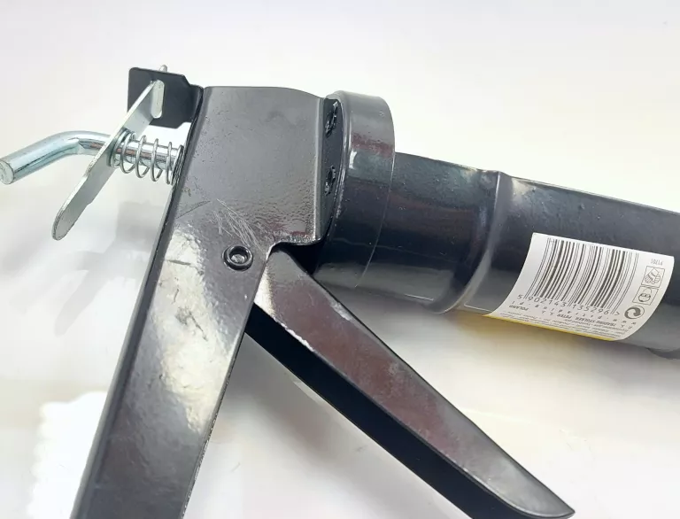 PISTOLET DO SILIKONU FIRMY DREL CZYSTY