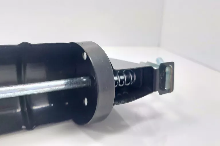 PISTOLET DO SILIKONU FIRMY DREL CZYSTY