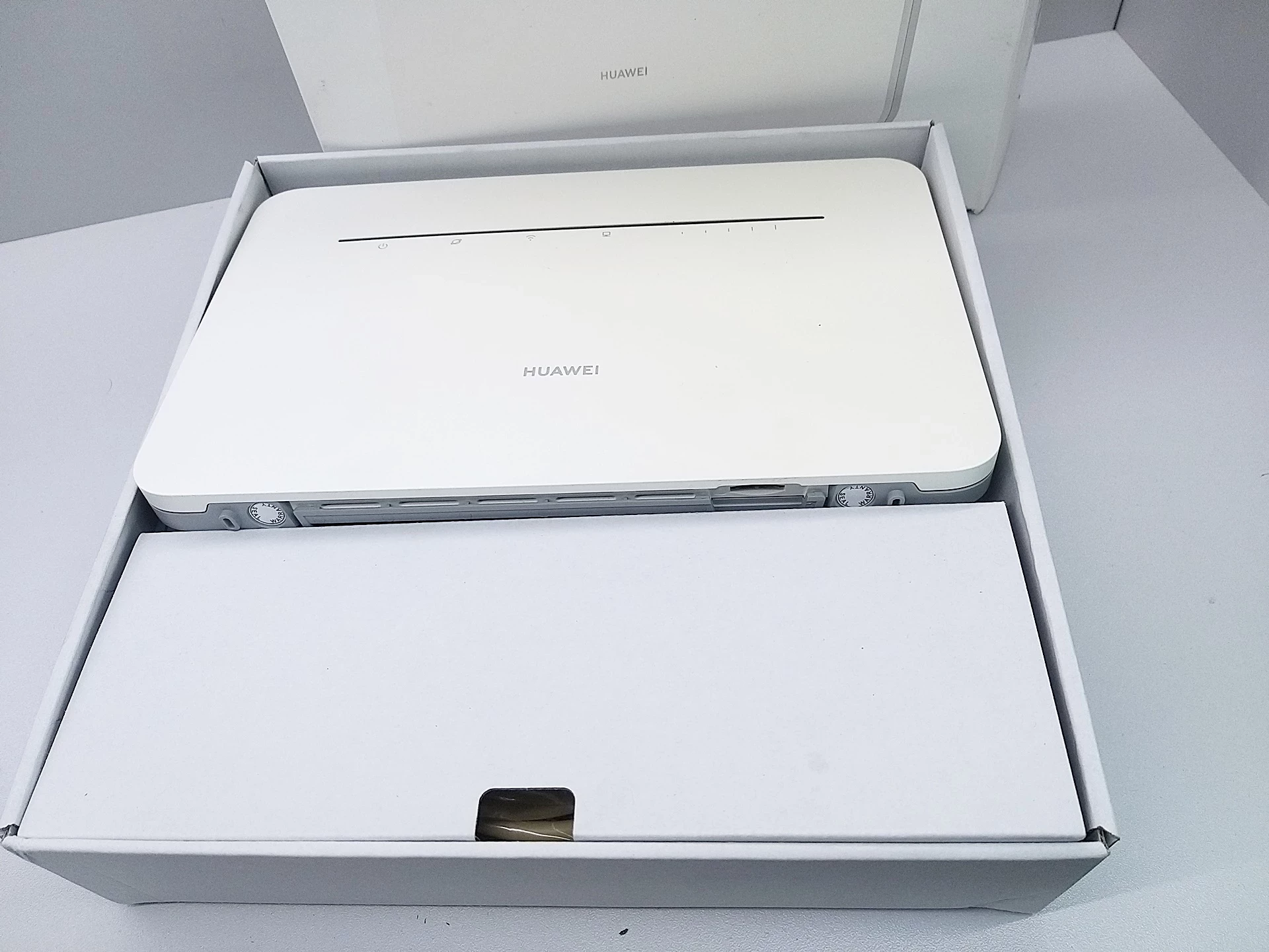 router-huawei-4g-router-3-pro-stan-uzywany