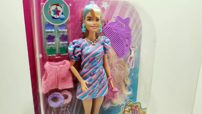 BARBIE TOTALLY HAIR LALKA Z DŁUGIMI WŁOSAMI + MODOWE AKCESORIA HCM88