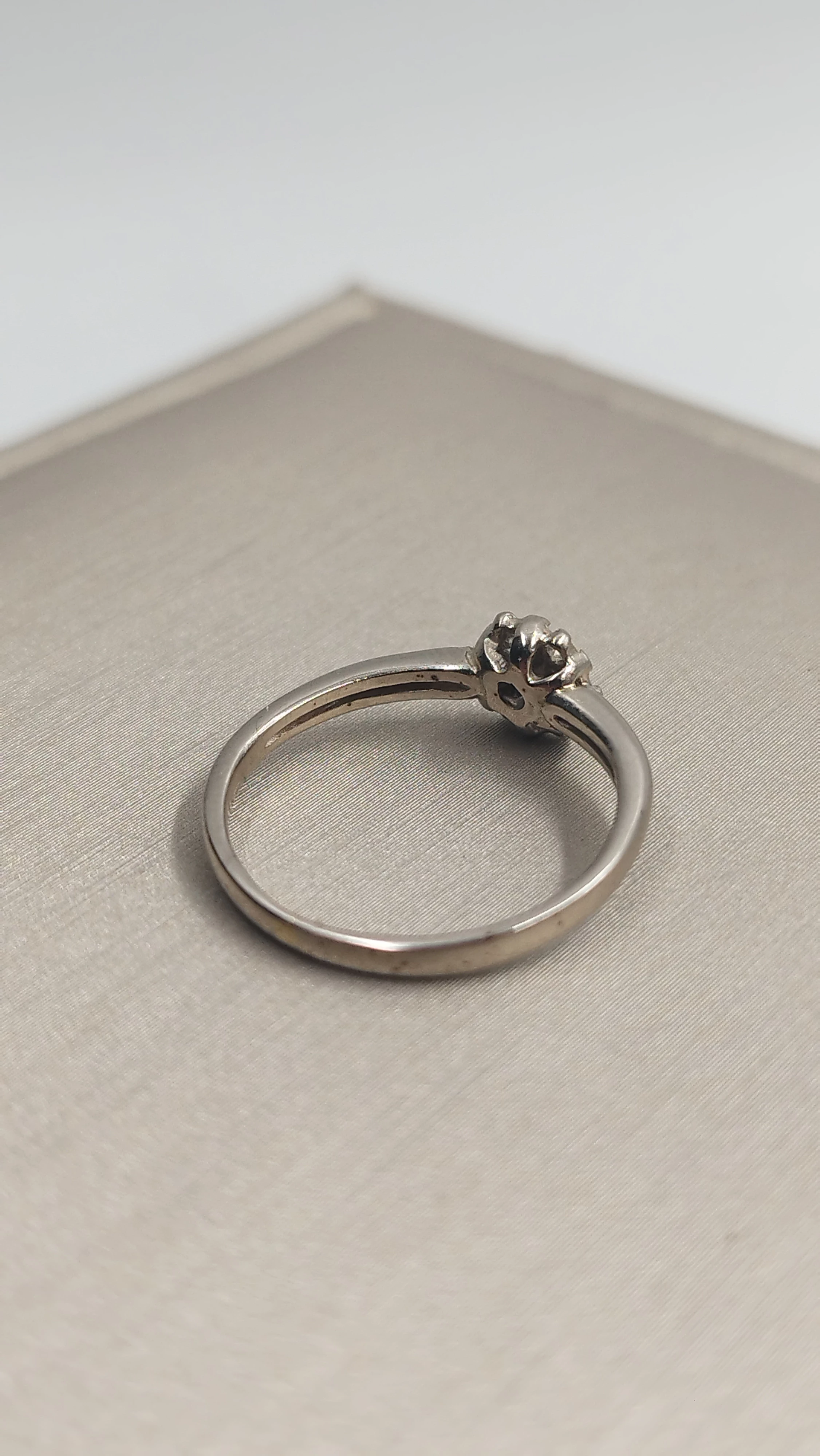 wyrob-jubilerski-pierscionek-585-diamenty-szafir-marka-inna-marka