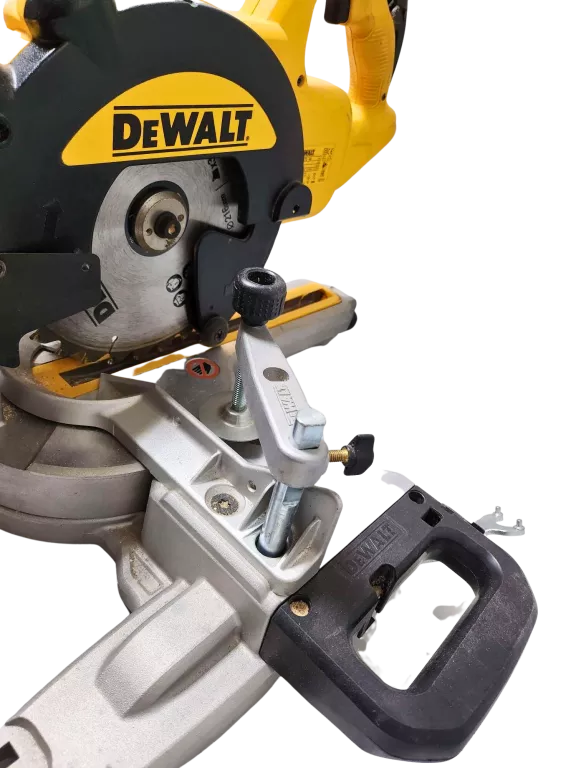 PILARKA UKOSOWA DEWALT DWS773