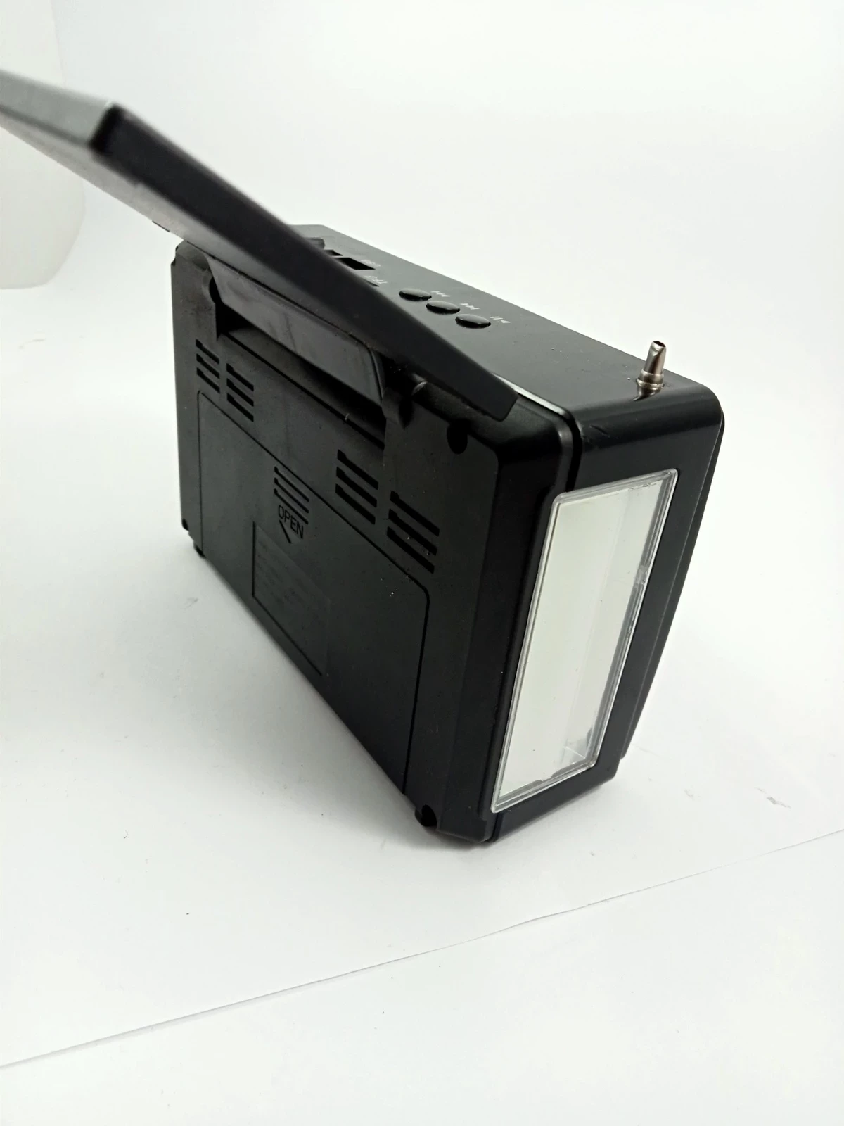 radio-male-na-ryby-kolor-srebrny