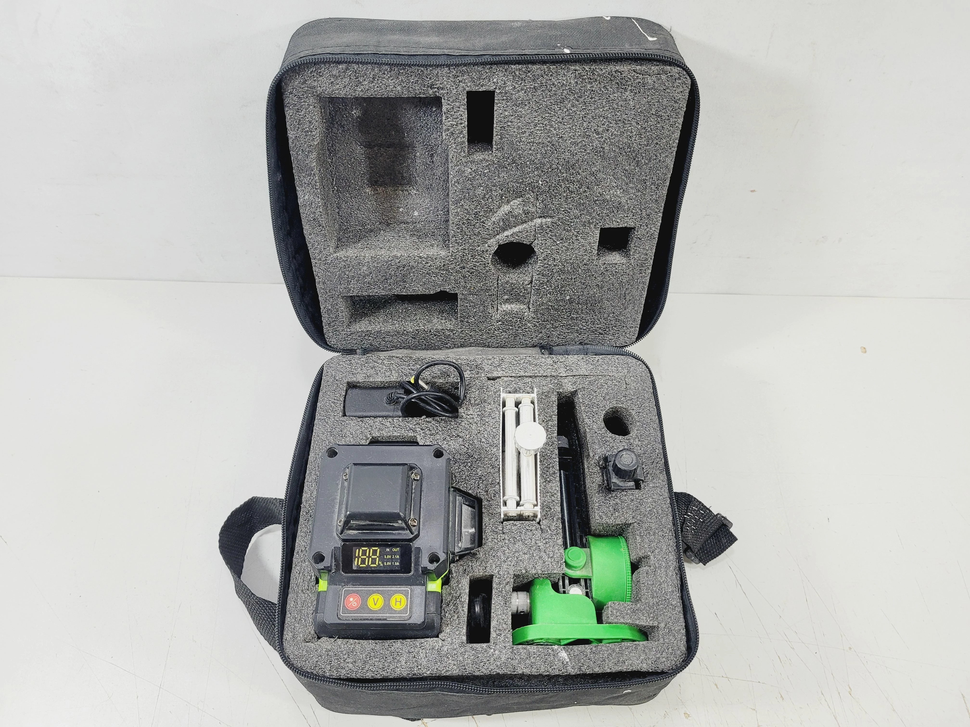 laser-krzyzowy-hilda-4d-green-laser-level-z-pokrowcem-maksymalny-zasieg-pracy-20