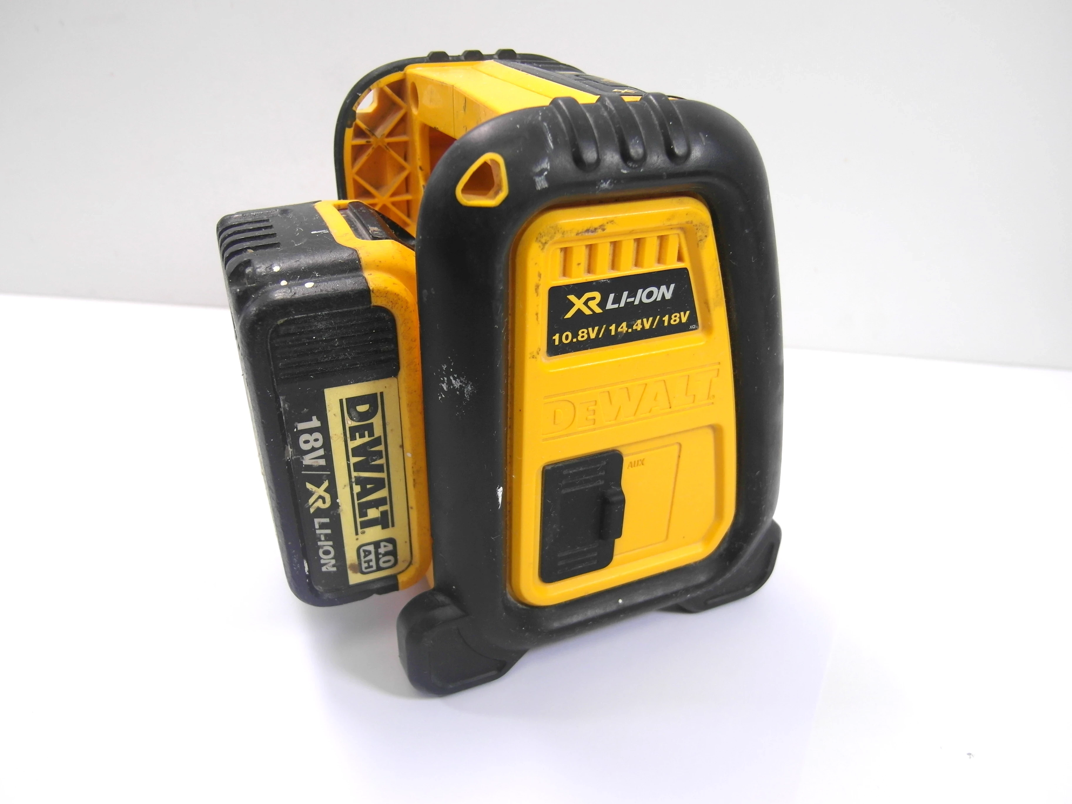 glosnik-budowlany-bt-dewalt-dcr006-aku-4ah-ean-gtin-5035048558539