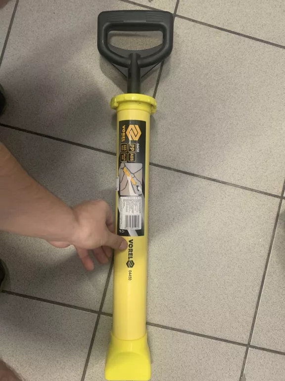 STRZYKAWKA DO BETONU