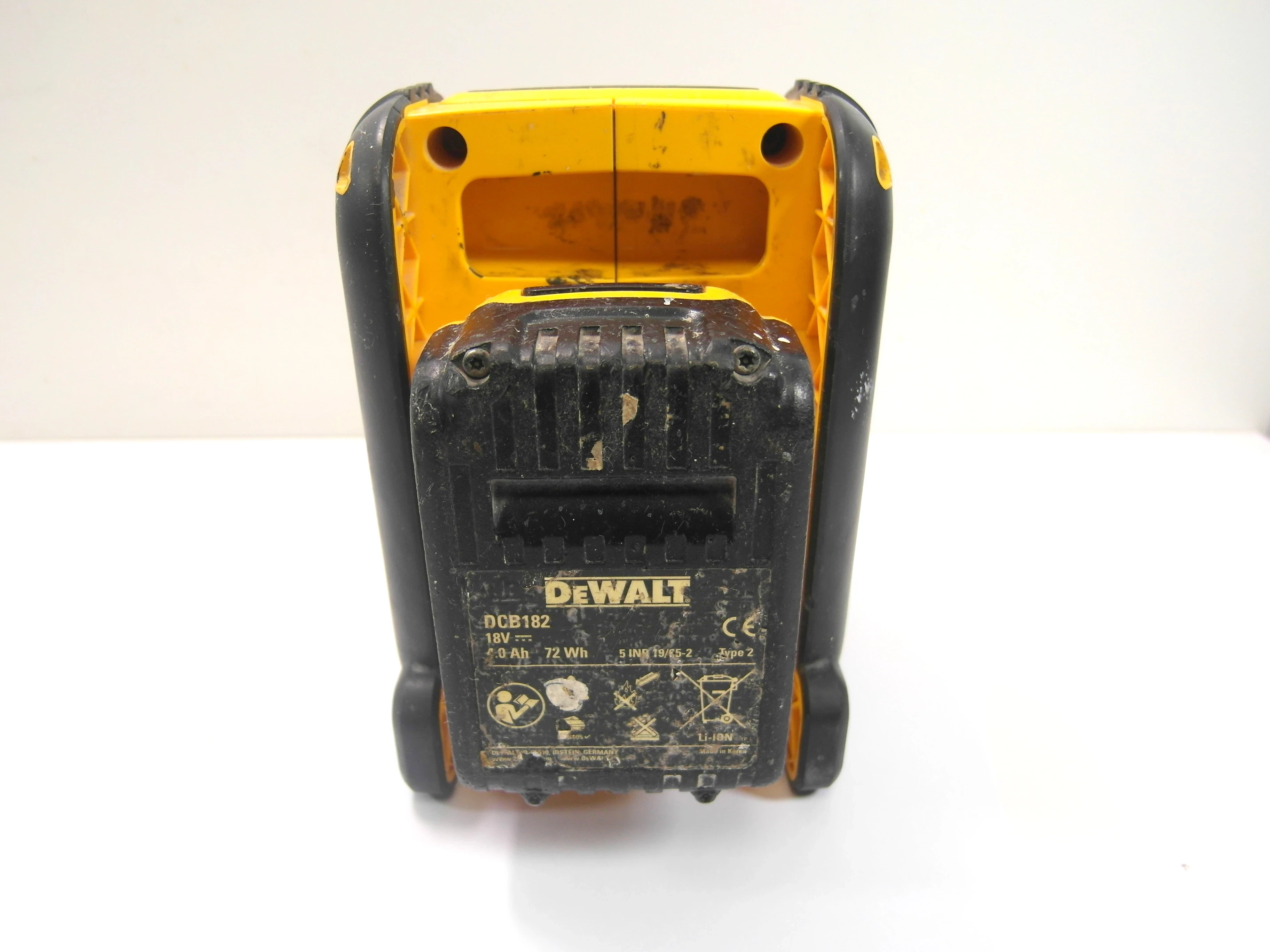 glosnik-budowlany-bt-dewalt-dcr006-aku-4ah-marka-dewalt