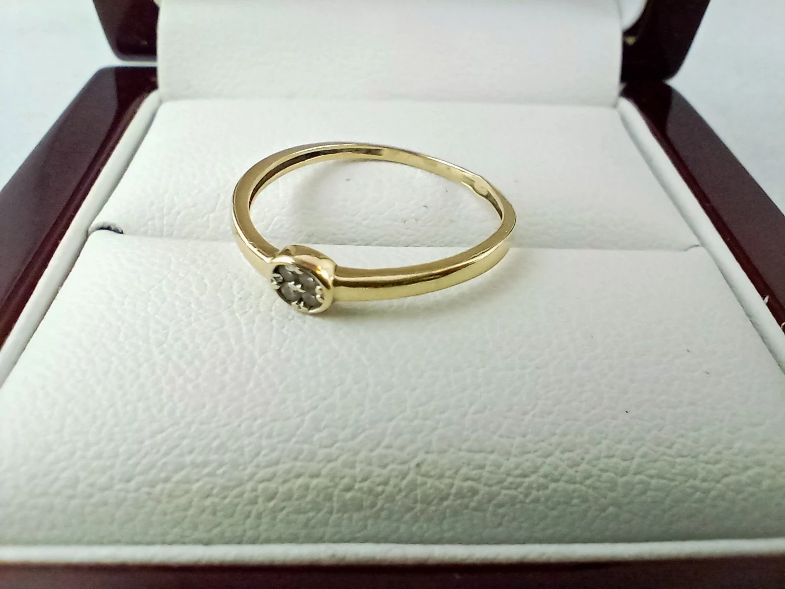 delikatny-zloty-pierscionek-080gr-585pr-r10-rodzaj-2205-16