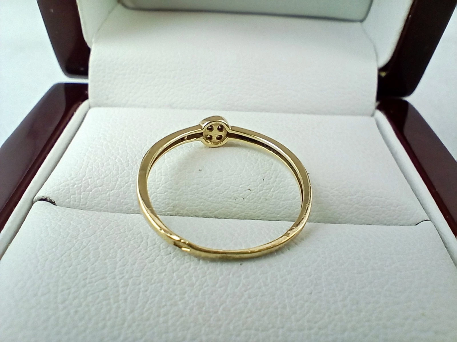 delikatny-zloty-pierscionek-080gr-585pr-r10-material-15835-2