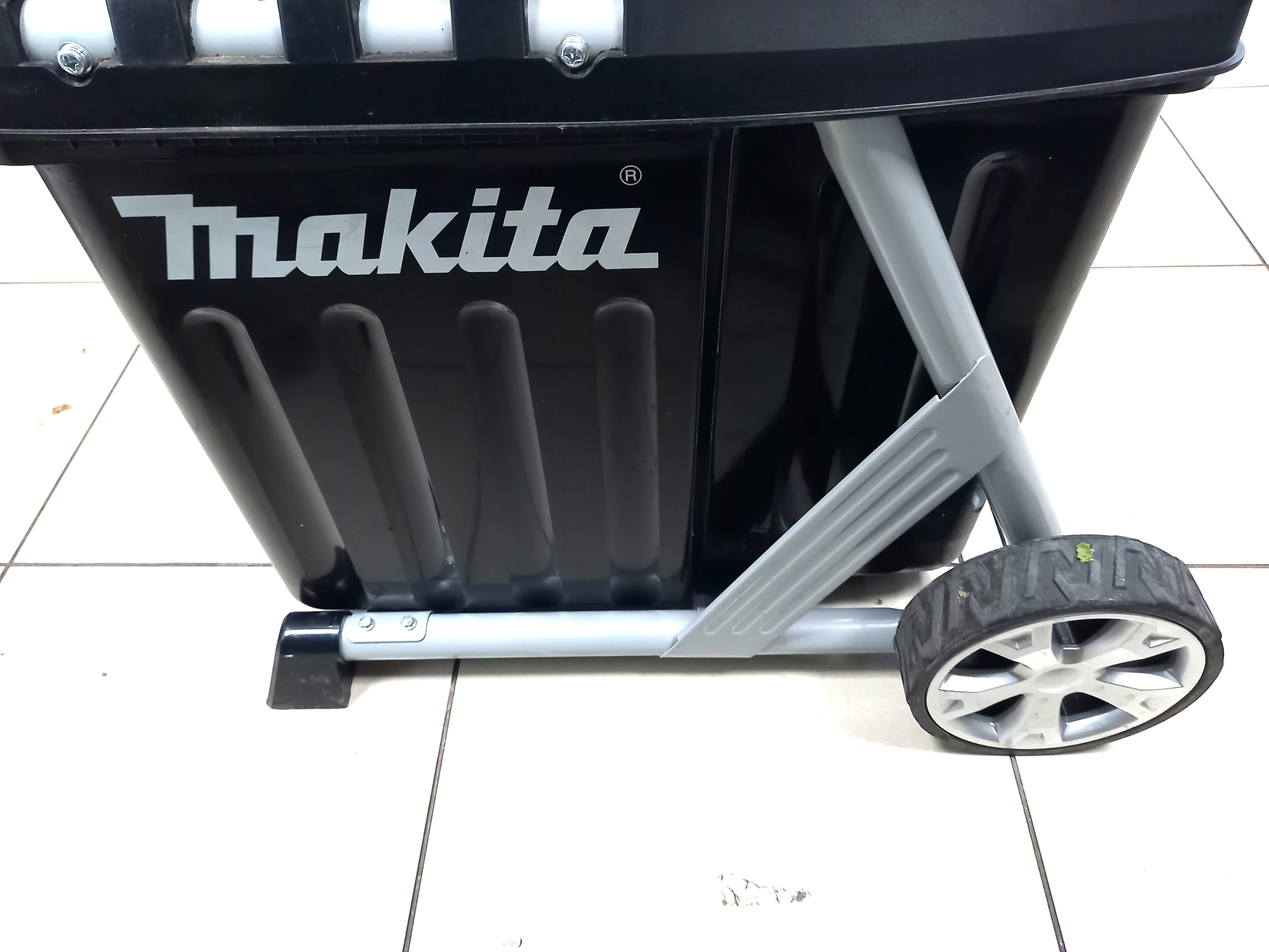 rozdrabniacz-galezi-makita-ud2500-kod-producenta-ud2500