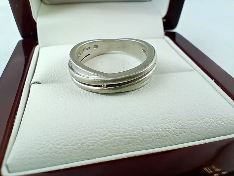 srebrny-pierscionek-z-mikro-oczkiem-925-484g-r12-ean-gtin-5905235811573