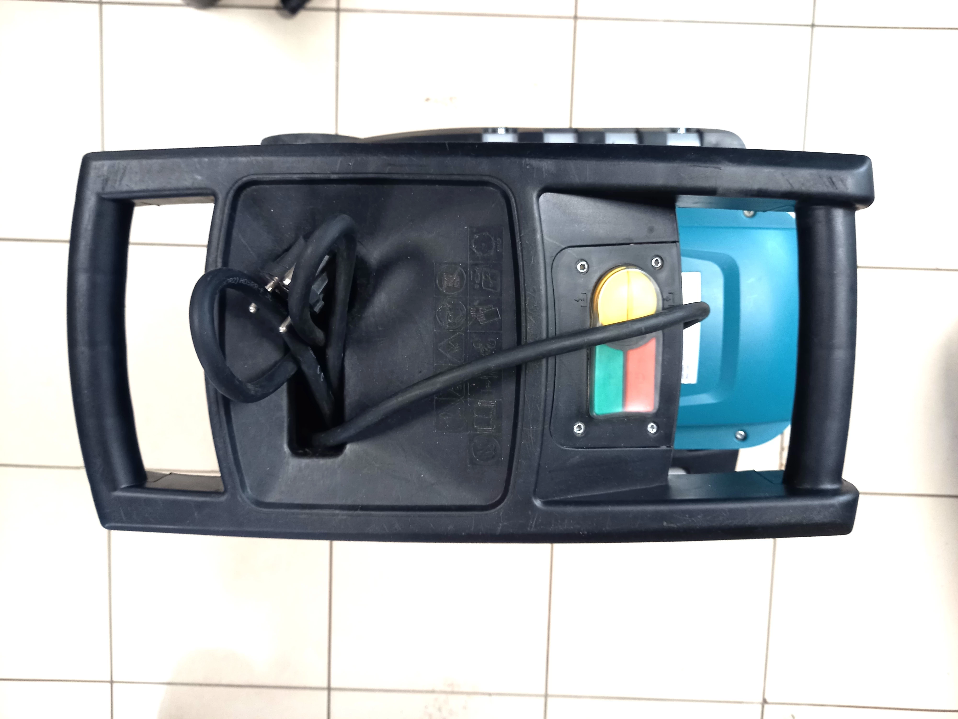 rozdrabniacz-galezi-makita-ud2500-stan-uzywany