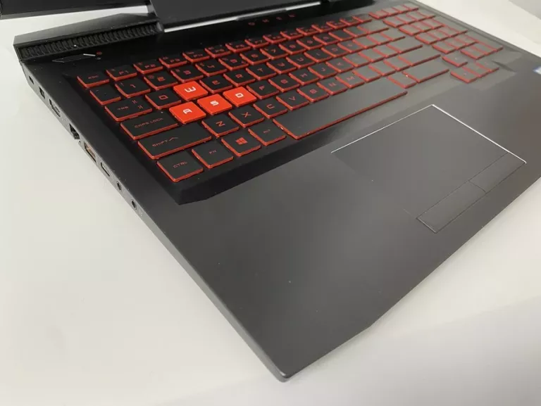 LAPTOP HP OMEN 15-CE008NW I5 8GB RAM 1000GB HDD