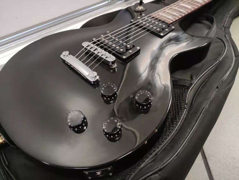 GITARA ELEKTRYCZNA CAREER STAGES