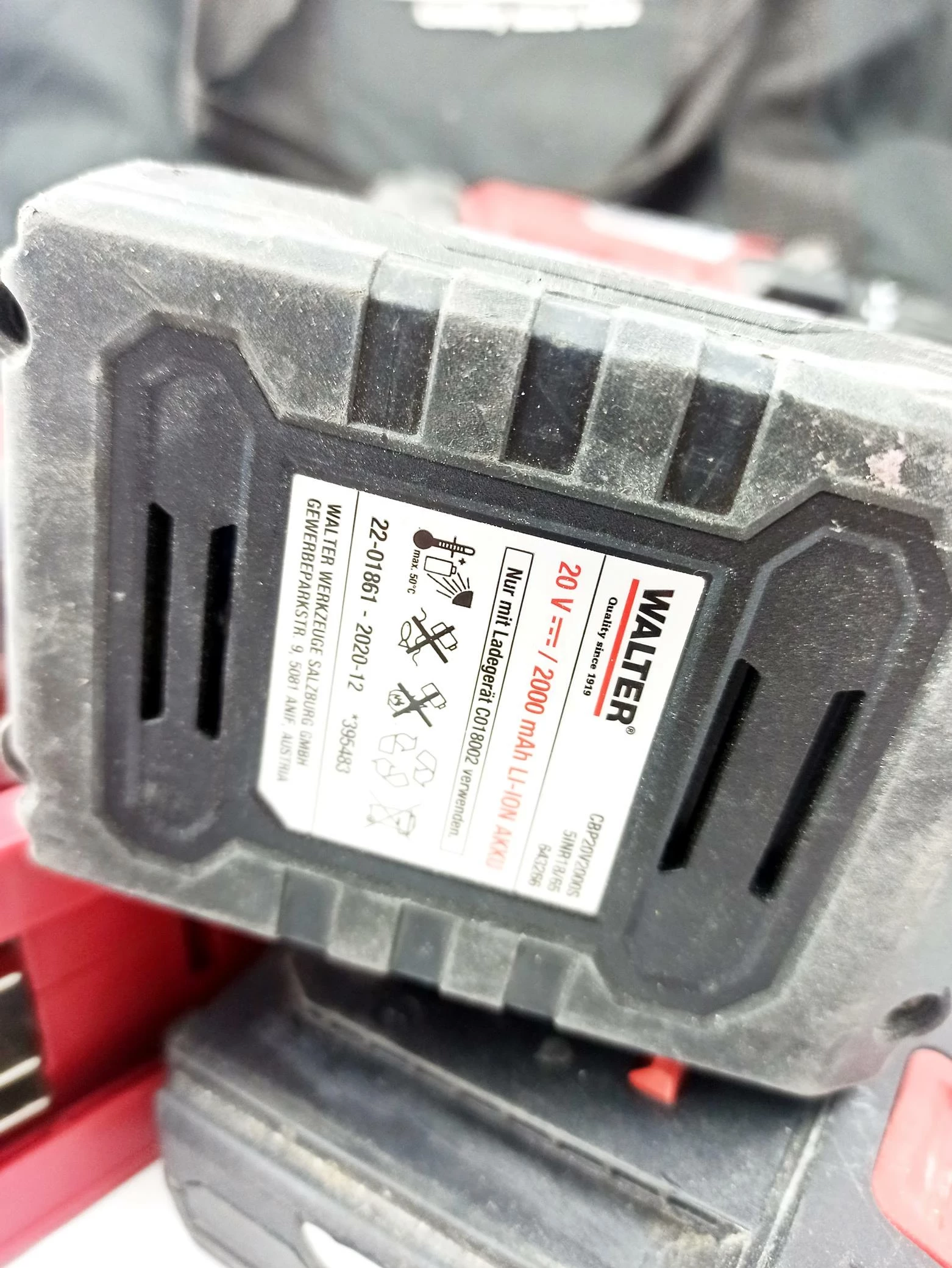 zestaw-narzedzi-walter-wkretarka-szlifierka-wyrzynarka-zasilanie-akumulatorowe