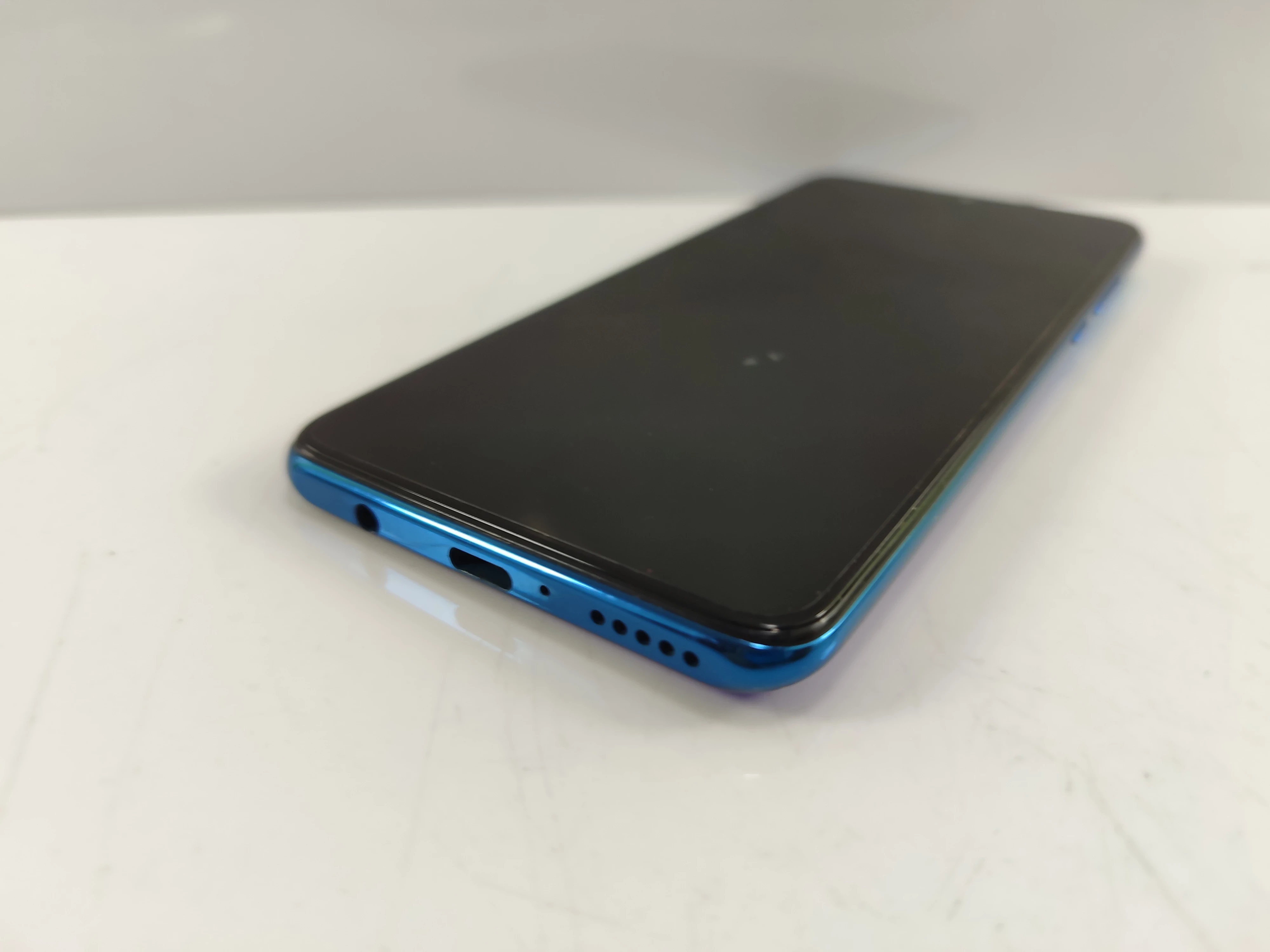 telefon-huawei-p30-lite-typ-smartfon