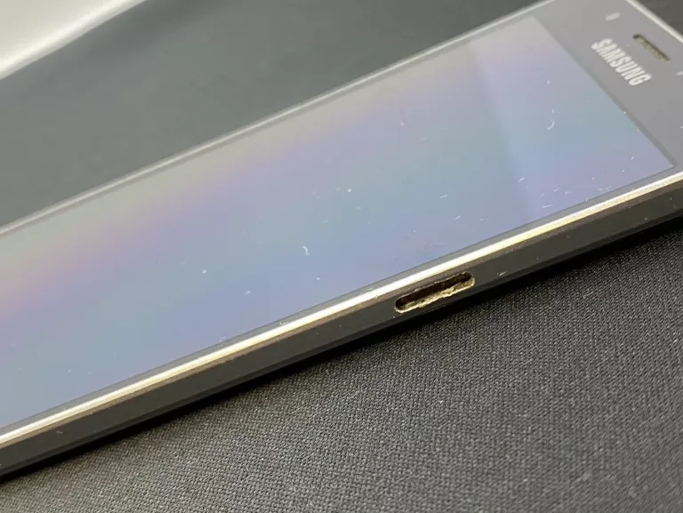 TELEFON SAMSUNG GALAXY J7