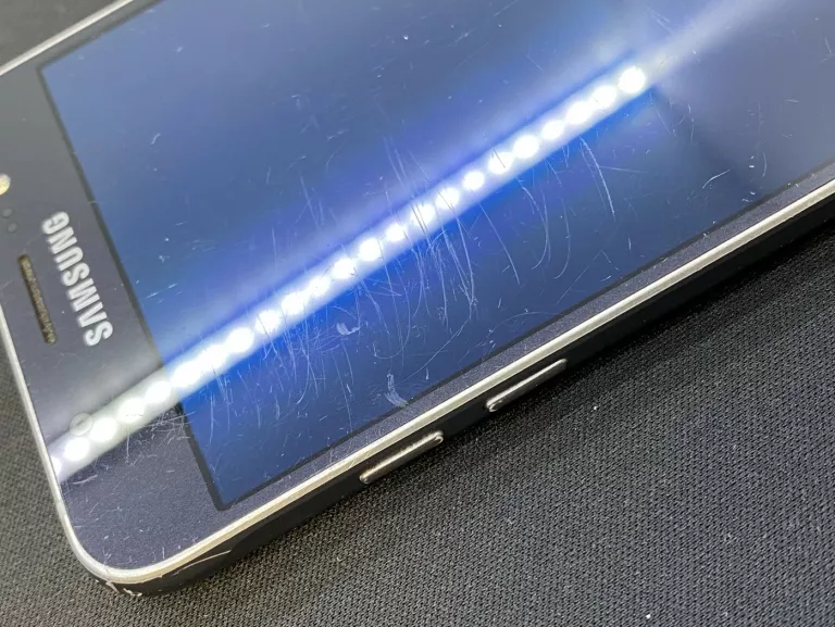 TELEFON SAMSUNG GALAXY J7