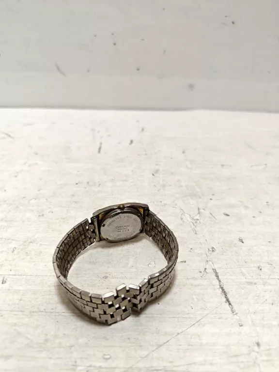 zegarek-damski-omax-polecam-ksztalt-koperty-owalna