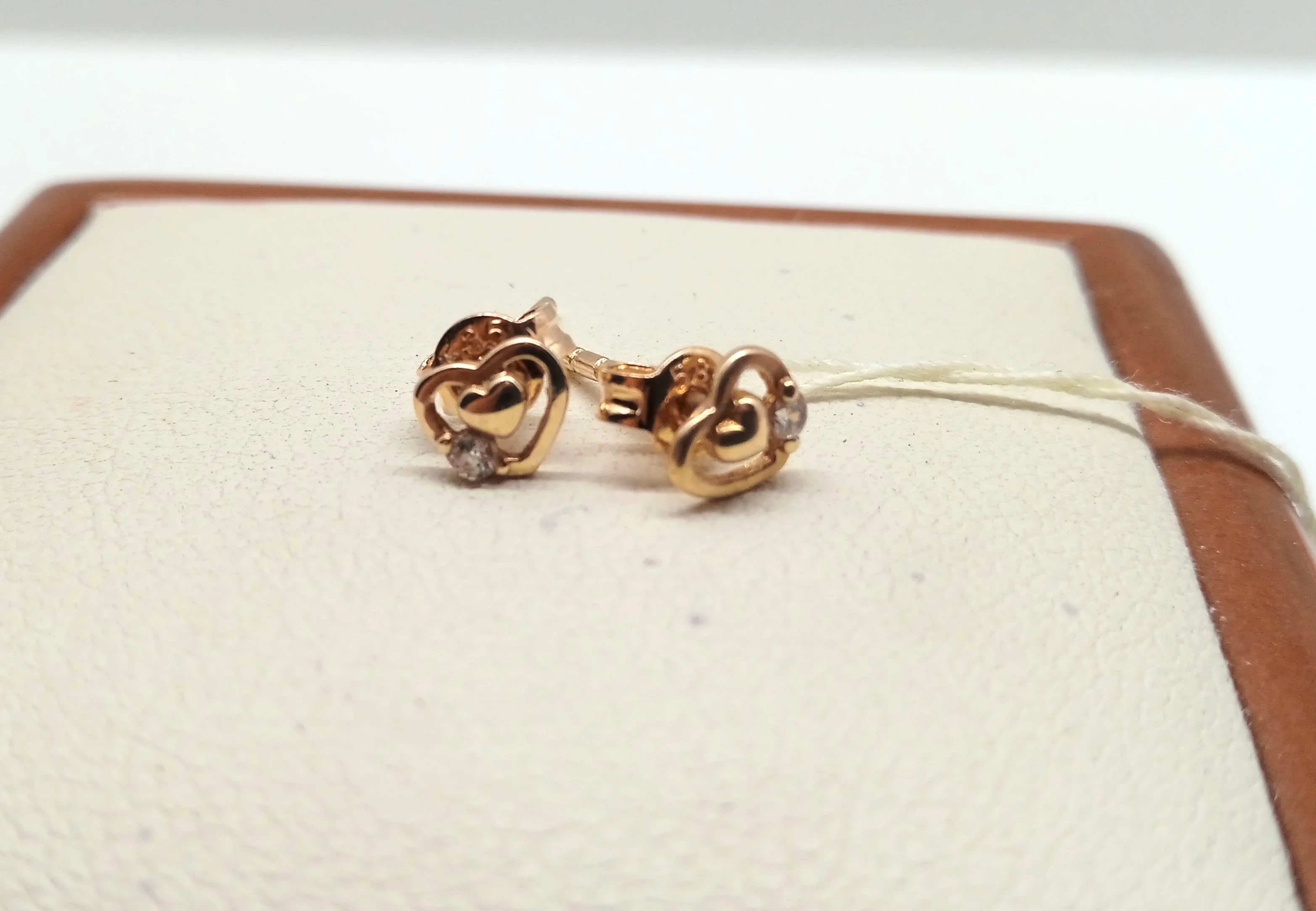 dzieciece-kolczyki-apart-serduszka-material-zloto