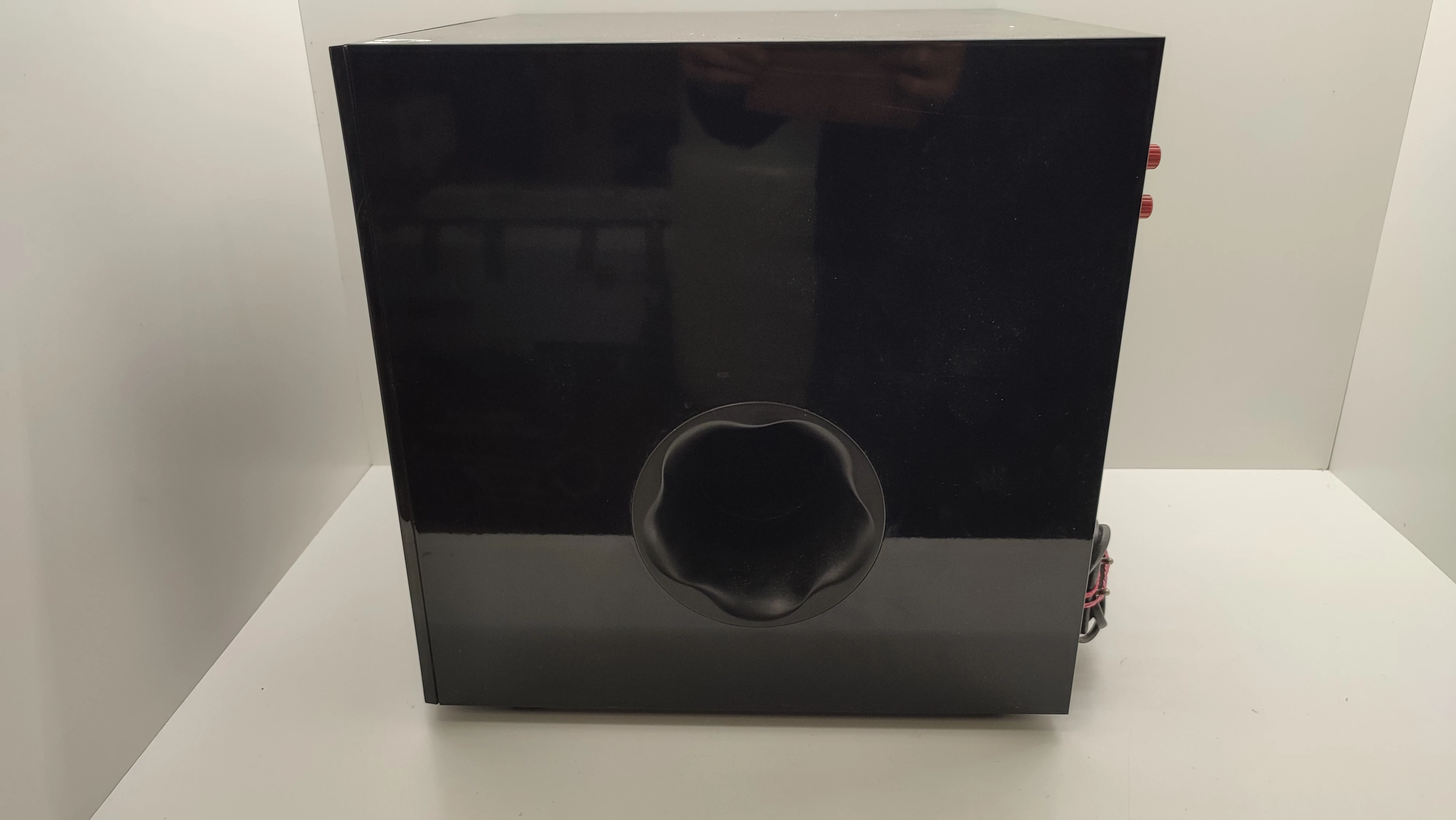 subwoofer-yamaha-ns-sw300-czarny-marka-yamaha