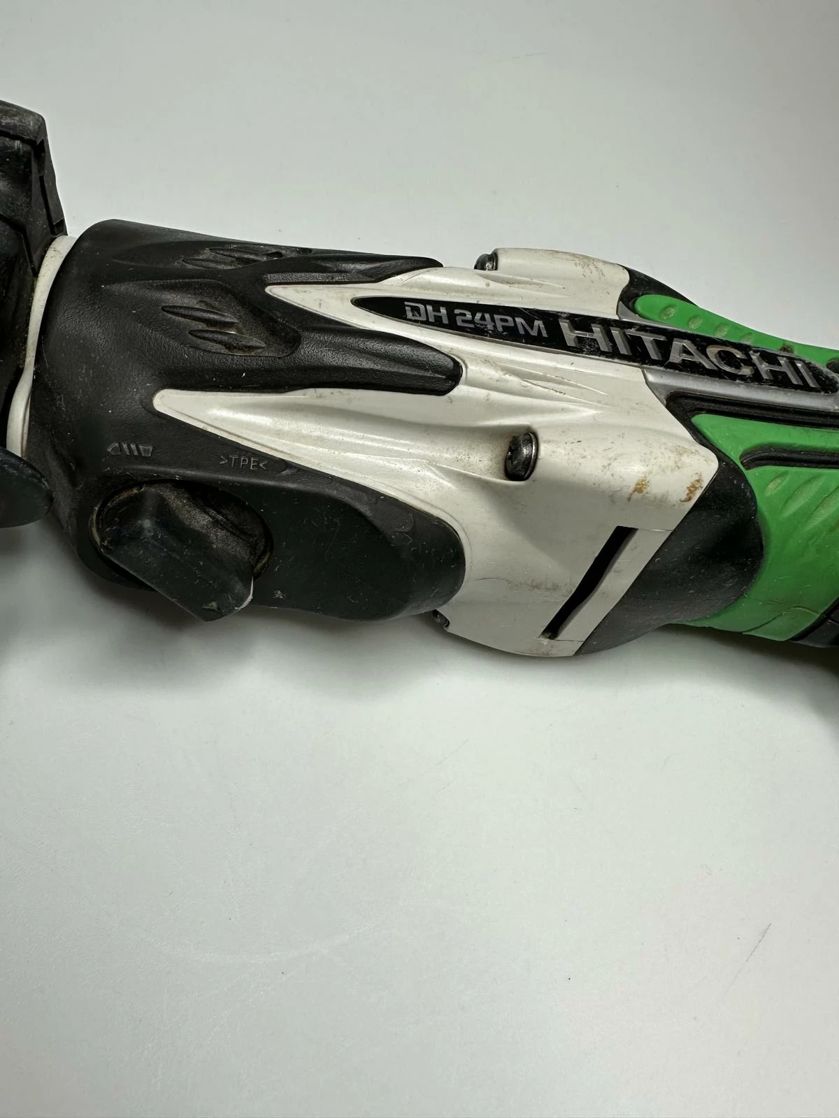 mlotowiertarka-hitachi-dh-24-pm-800w-marka-hikoki