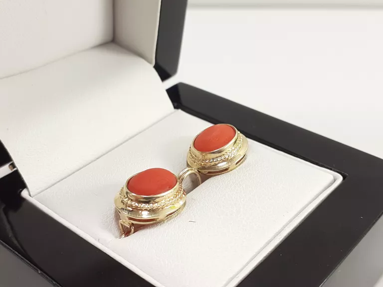 piekne-zlote-kolczyki-z-koralem-585-401g-rodzaj-bigla-angielski