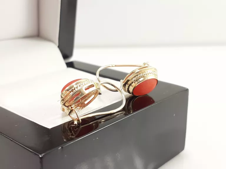 piekne-zlote-kolczyki-z-koralem-585-401g-kolor-dominujacy-zloty