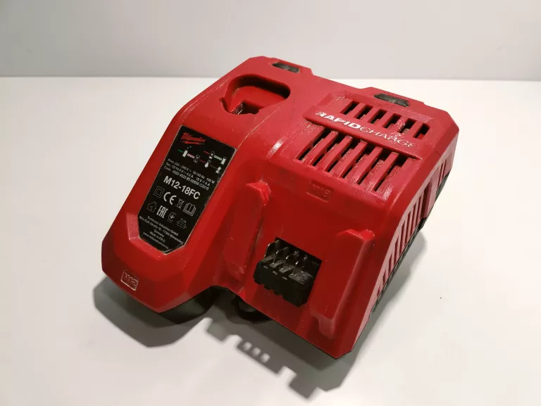 ŁADOWARKA MILWAUKEE M12-18FC