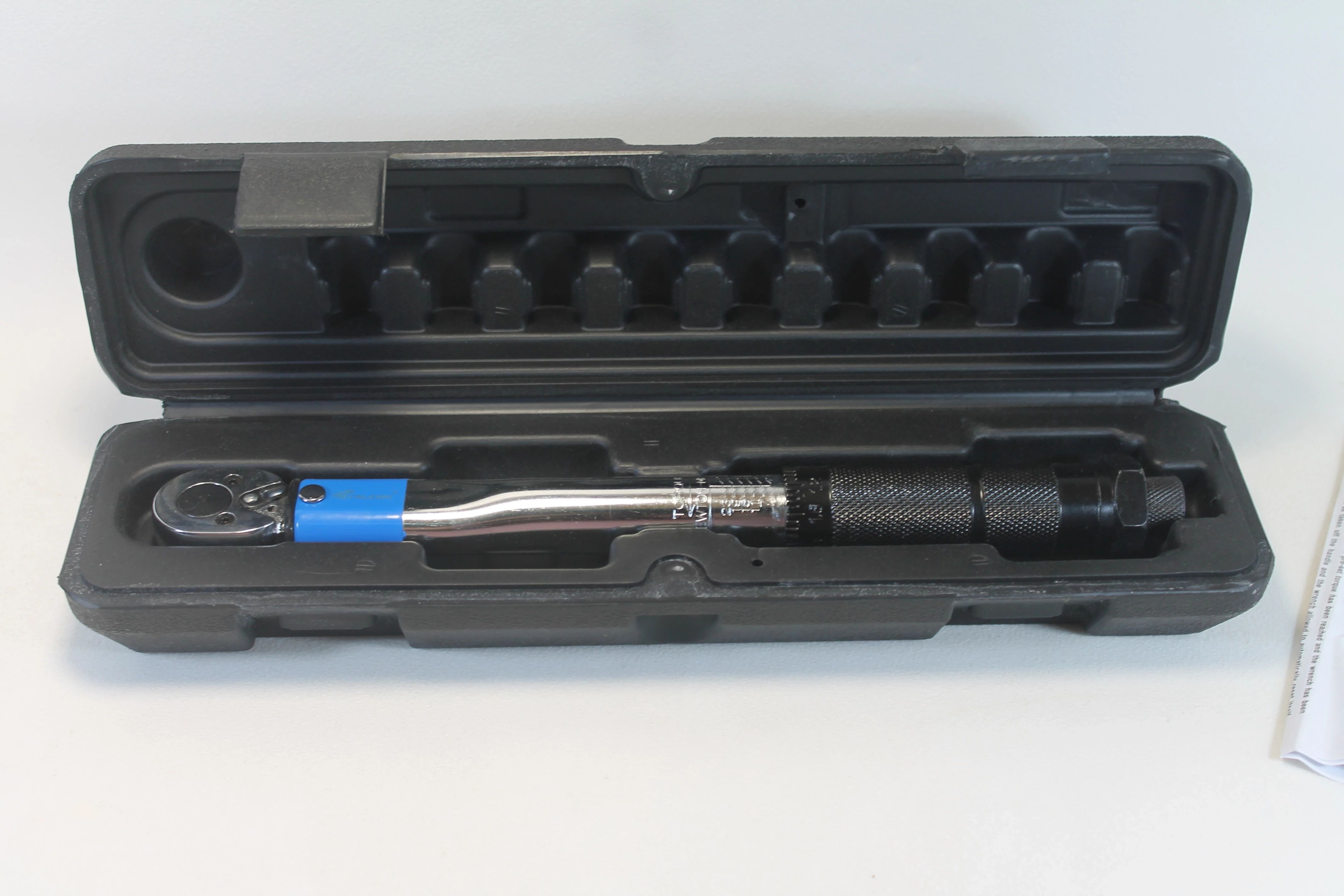 klucz-dynamometryczny-falcon-14-5-25nm-marka-falcon