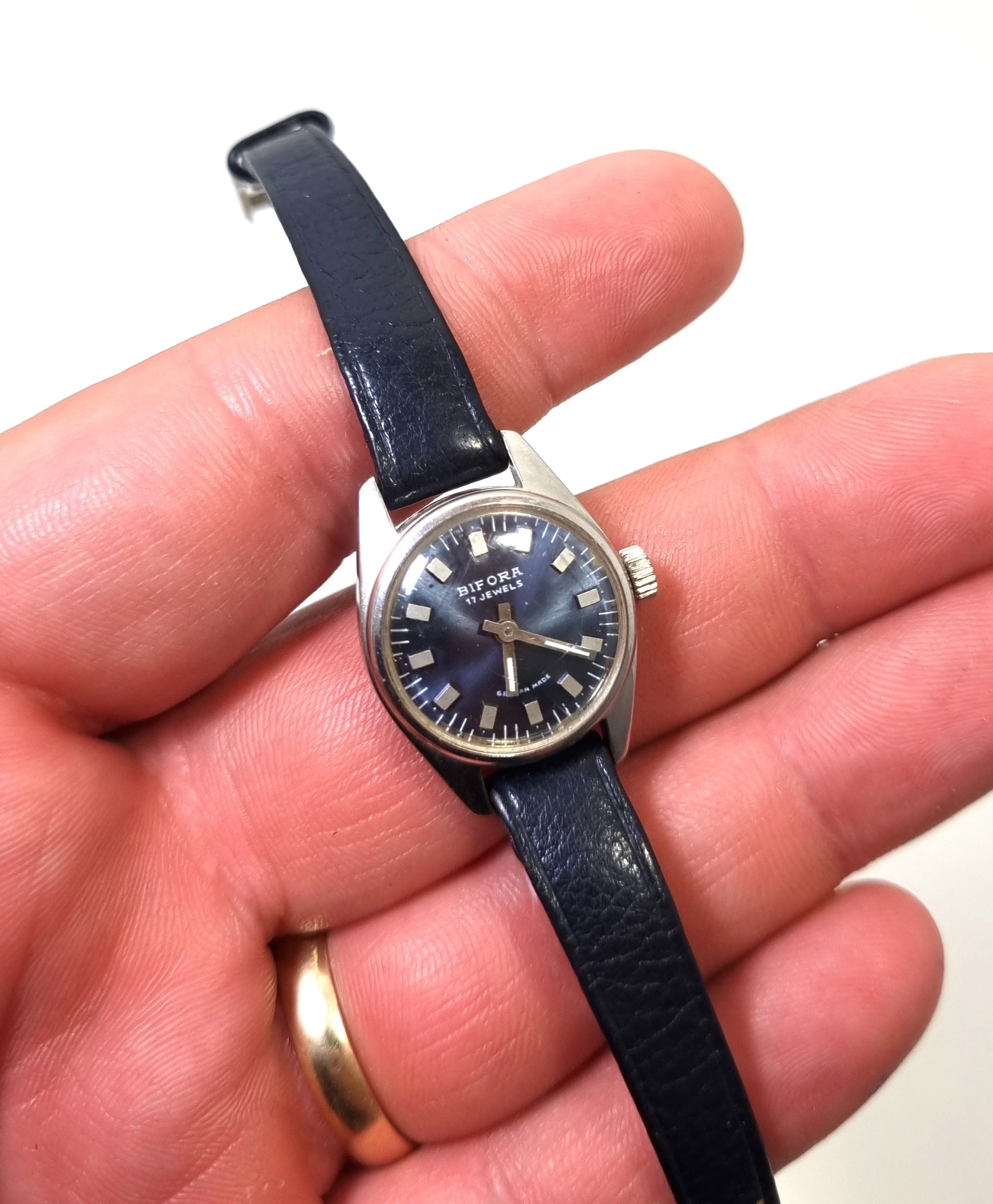 zegarek-damski-automatyczny-bifora-17-jewels-typ-nareczny