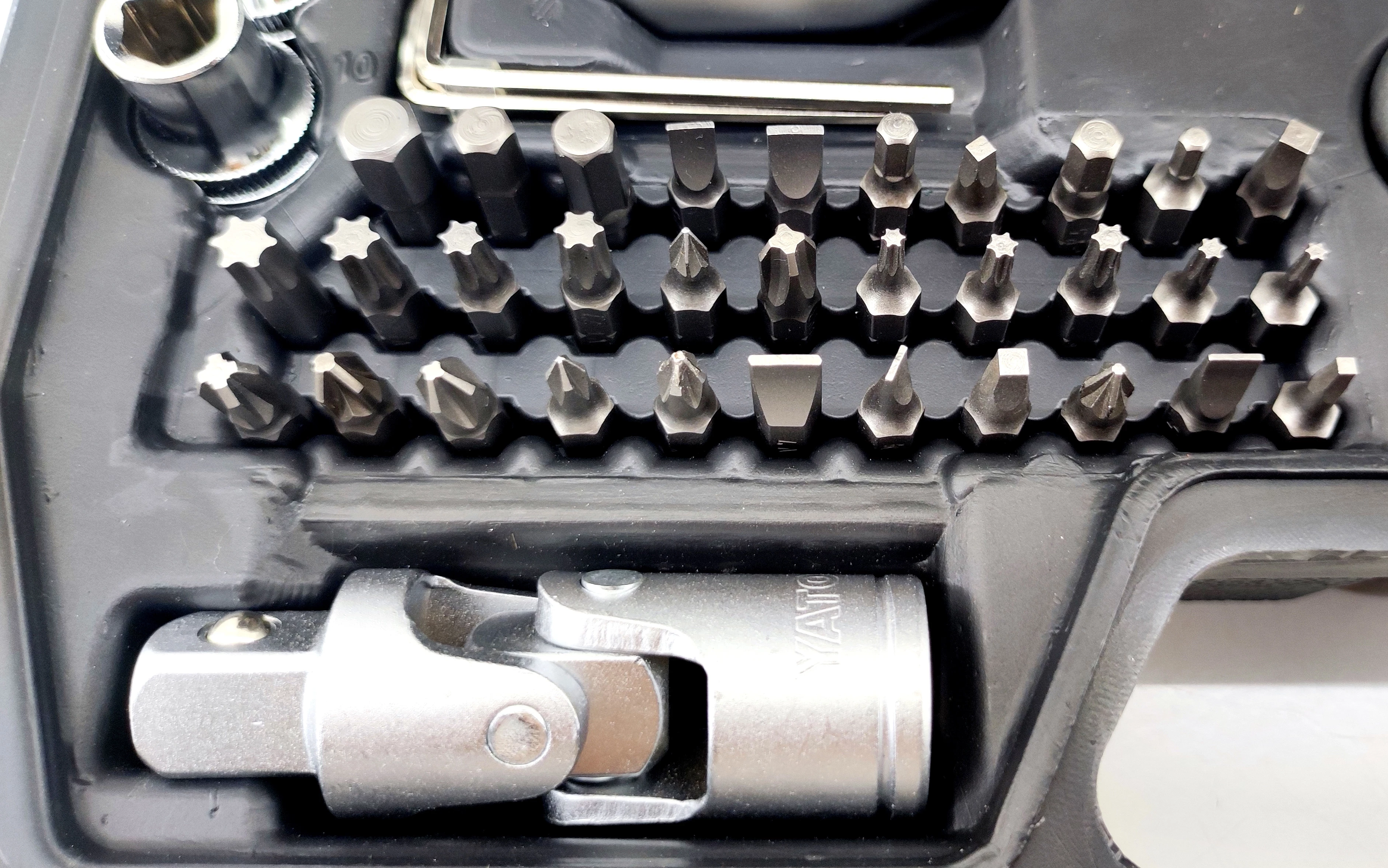 klucze-nasadowe-zestaw-kluczy-yato-72-el-yt-38782-ean-gtin-5906083387821