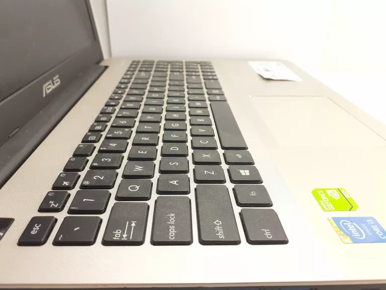 LAPTOP ASUS SONICMASTER I3