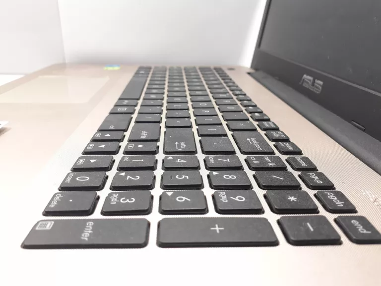 LAPTOP ASUS SONICMASTER I3