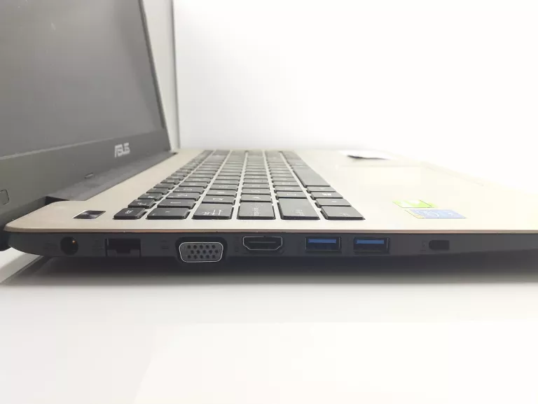 LAPTOP ASUS SONICMASTER I3