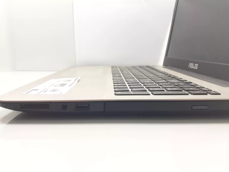 LAPTOP ASUS SONICMASTER I3
