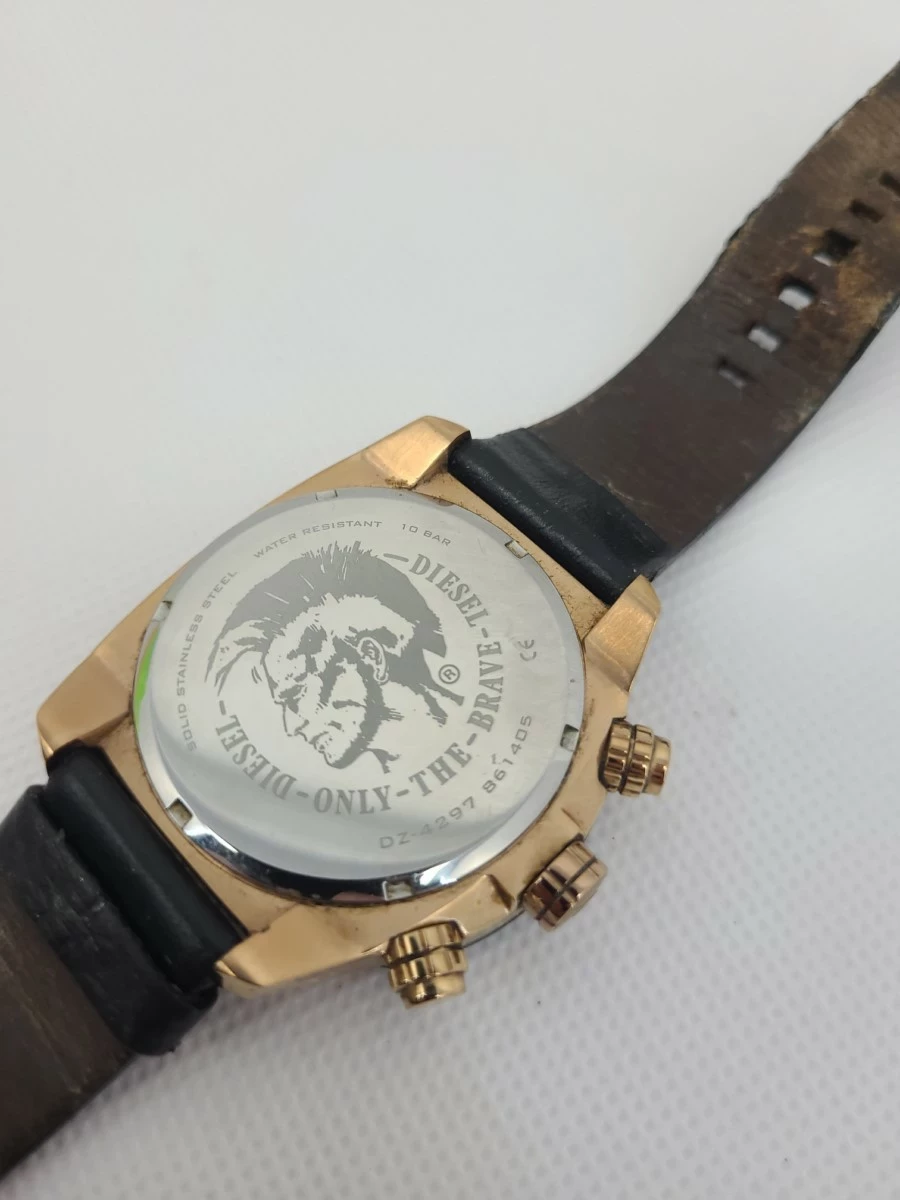 zegarek-diesel-dz4297-ksztalt-koperty-owalna