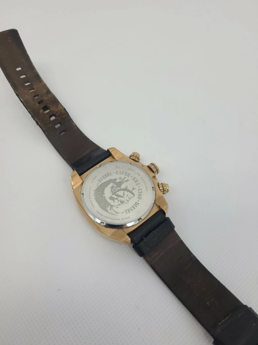 zegarek-diesel-dz4297-funkcje-datownik