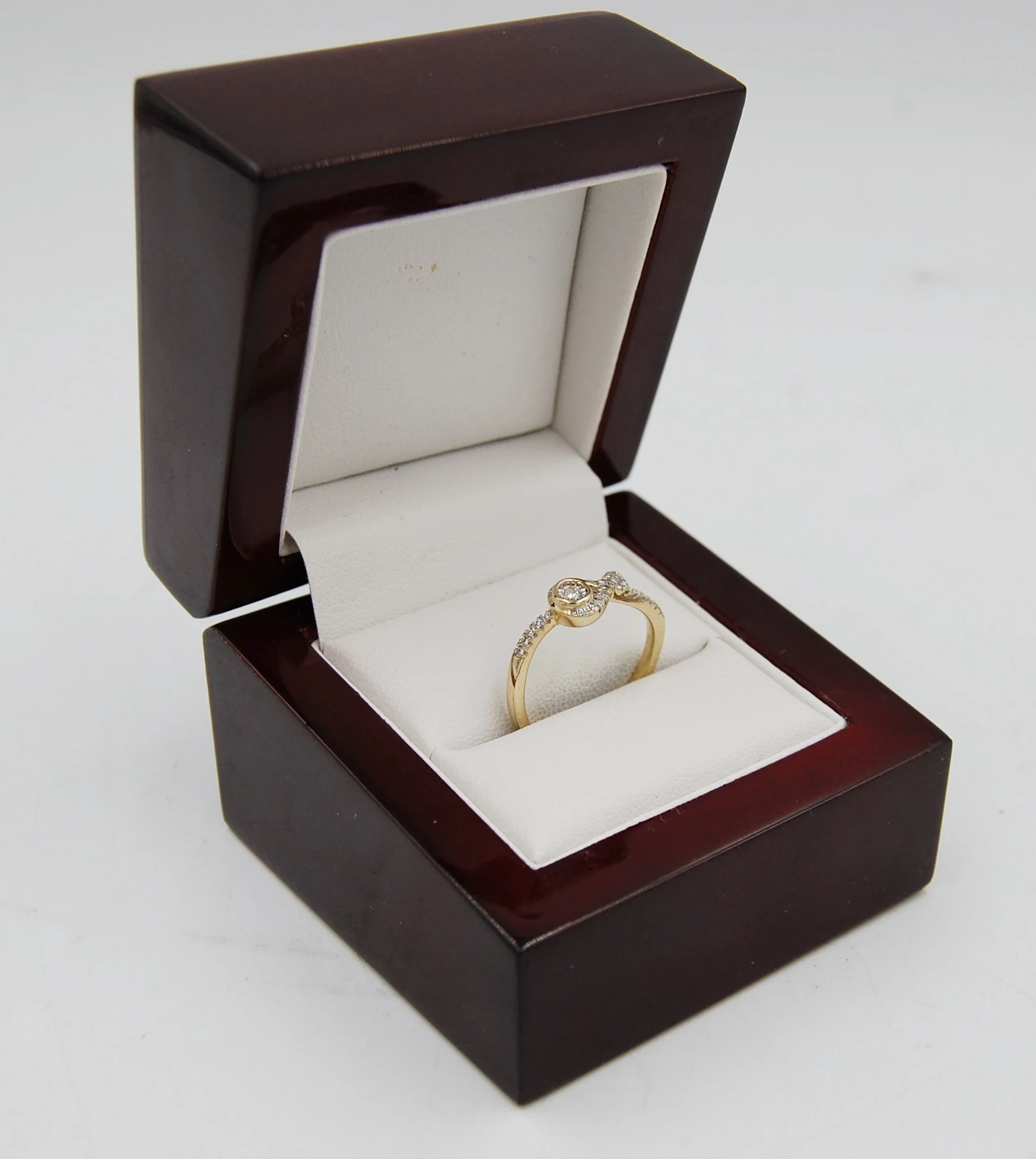 zloty-pierscionek-585-w208-r13-stan-uzywany