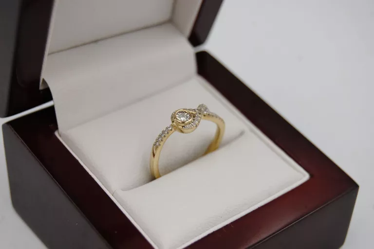 ZŁOTY PIERŚCIONEK  585 W:2,08 R:13