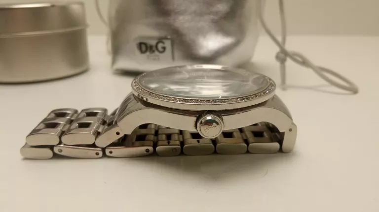 zegarek-damski-dolce-gabbana-dw0133-mechanizm-kwarcowy