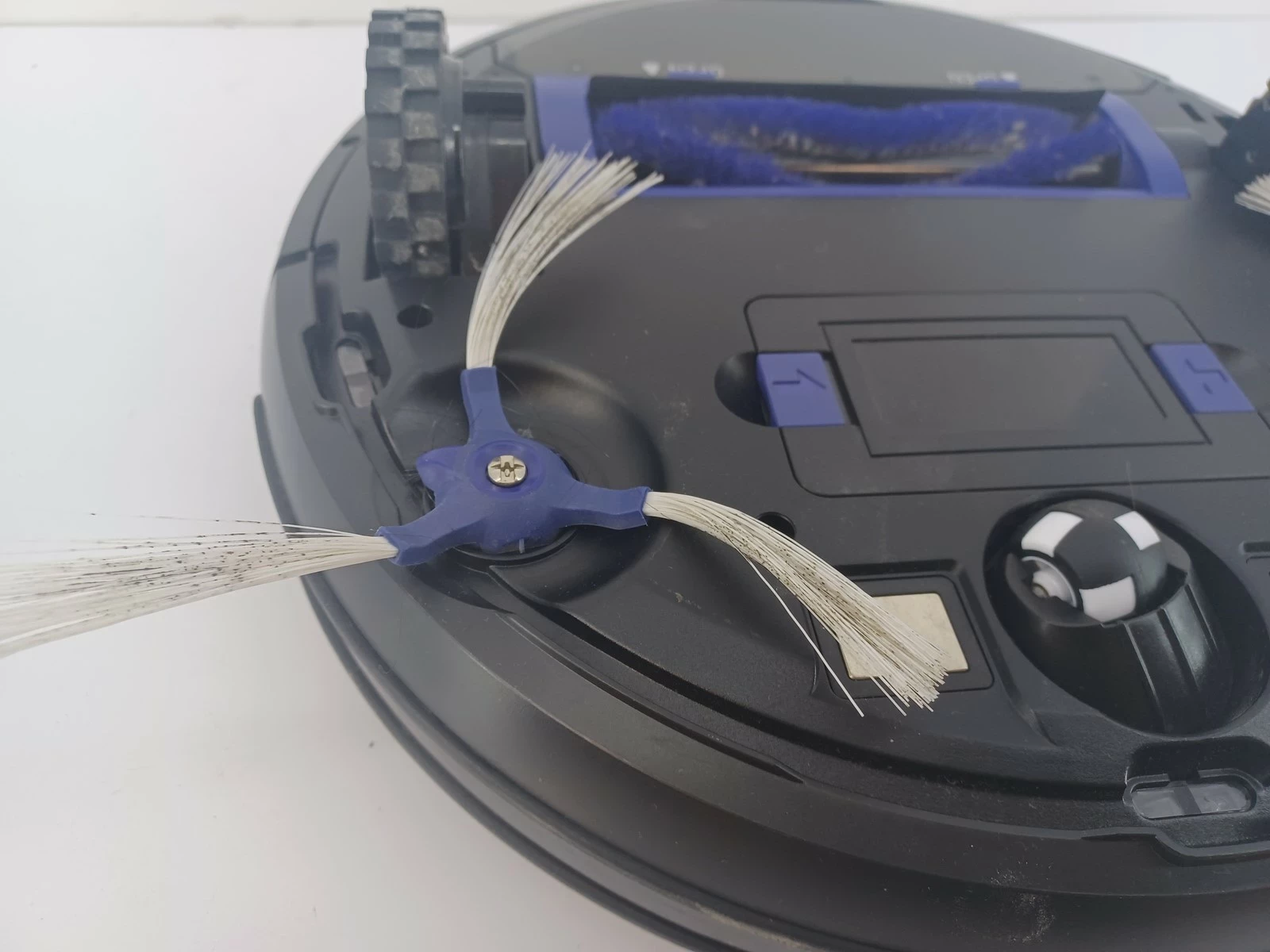 odkurzacz-robot-sprzatajacy-tefal-explorer-serie-20-aqua-model-explorer-serie-20