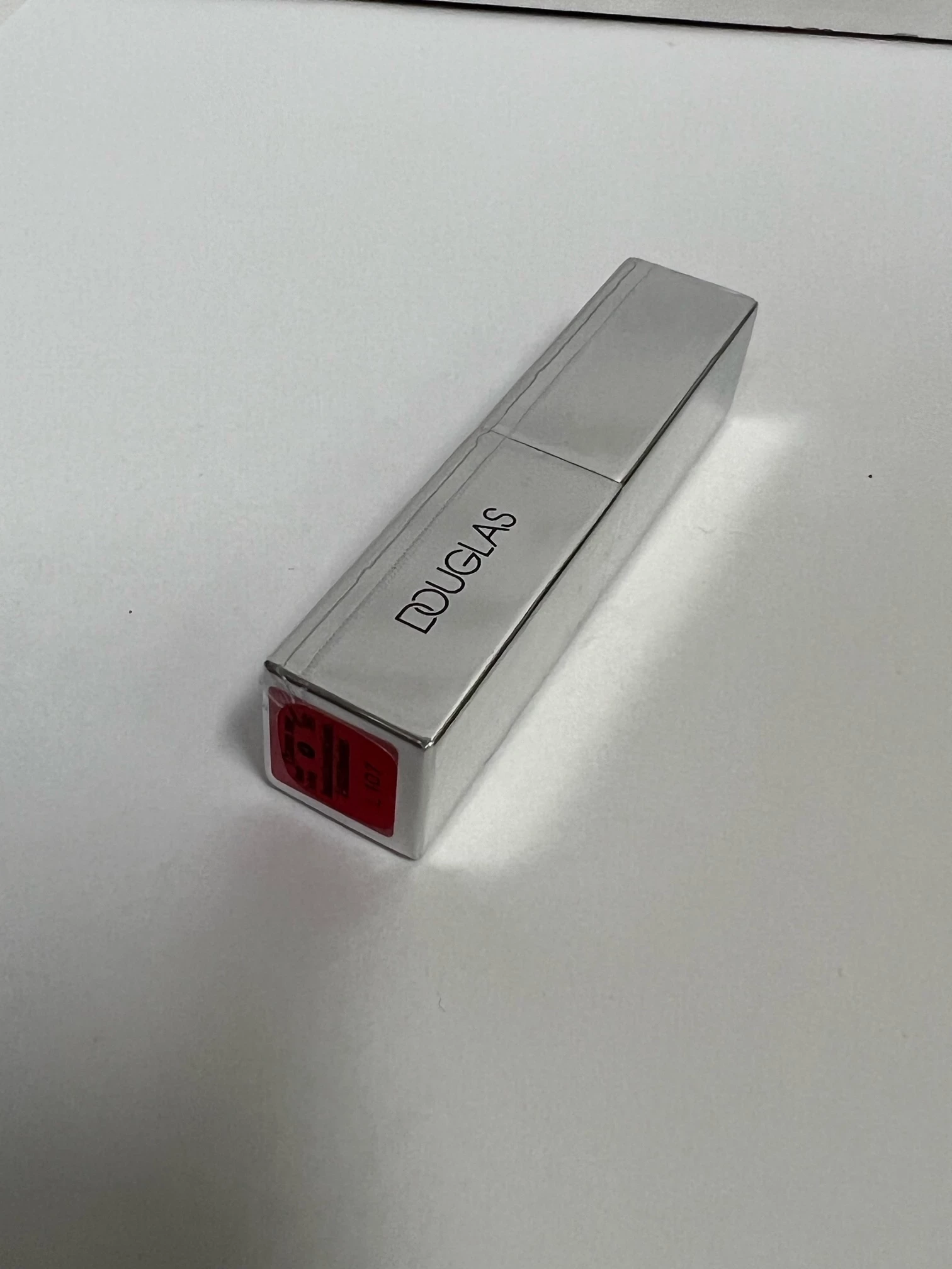 pomadka-douglas-mirror-shine-charm-me-4-ideal-3-maja-10-myslenice-kotkiewicz-sj