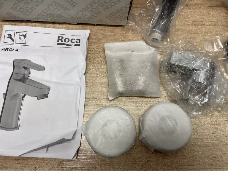 BATERIA WANNOWO-PRYSZNICOWA ROCA AROLA A5A0A6AC0K