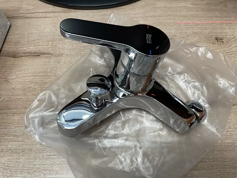 BATERIA WANNOWO-PRYSZNICOWA ROCA AROLA A5A0A6AC0K
