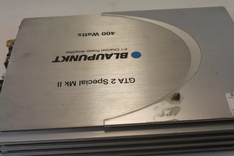 WZMACNIACZ BLAUPUNKT + SUBWOOFER MAGNAT